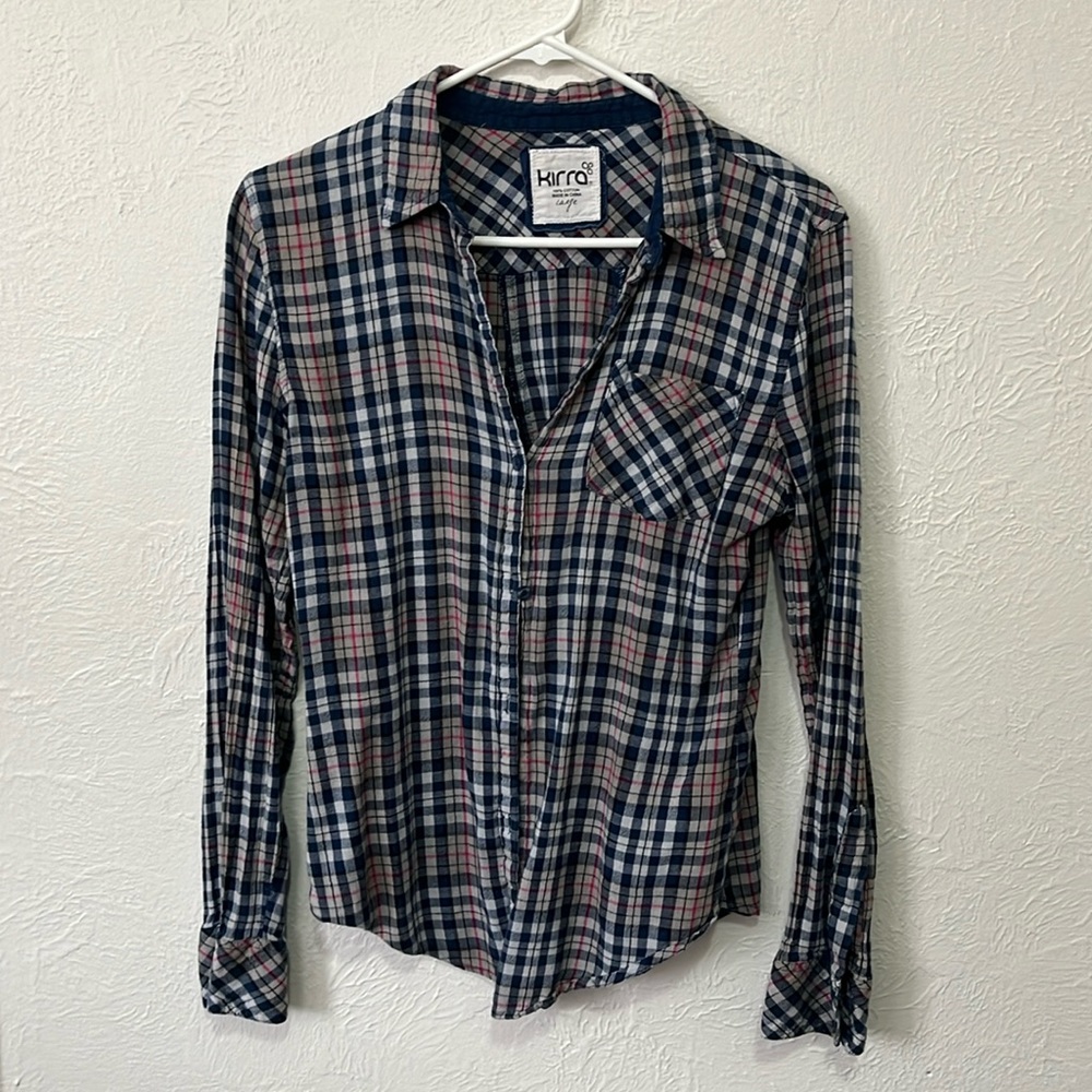 Light casual feminine button-down
